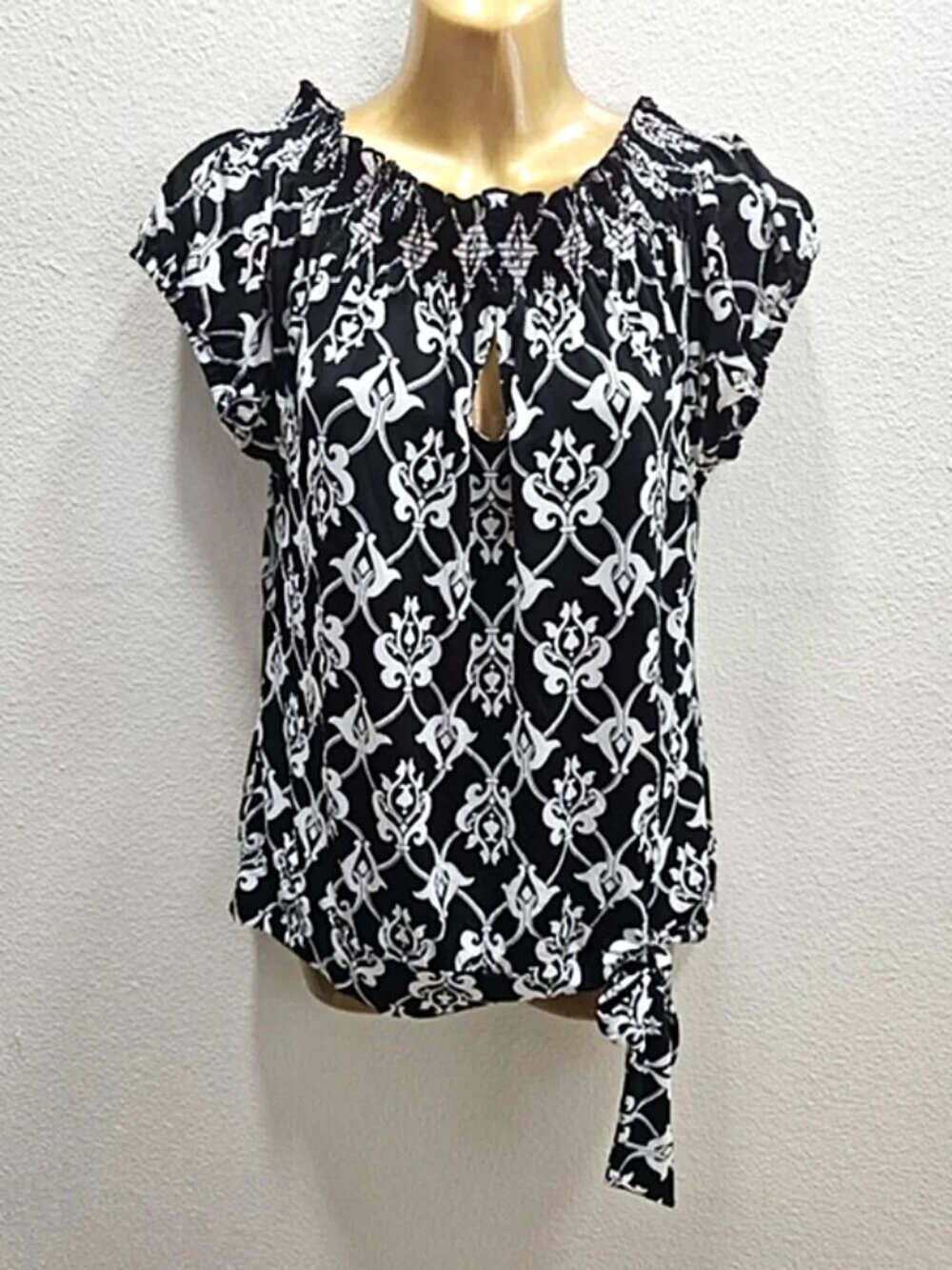 White House Black Market Patterned Short-Sleeve Top size M